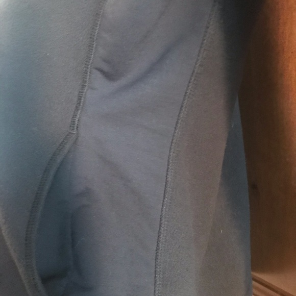 Reebok women’s black lightweight fleece ja… - Picture 3 of 4